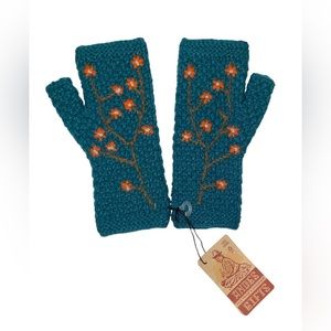 NWT Andes Gifts Wrist Warmer